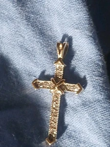 9CT GOLD DIAMOND CROSS PENDANT. Similar to Emma Raducanu wears - Picture 1 of 2