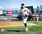 Photo 8x10 des Yankees de New York Antony Volpe prend le terrain le jour de l'ouverture 2023