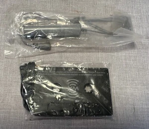 NUOVO! SIGILLATO! Adattatore nastro auto cassetta XM Sirius + porta batteria SPEDIZIONE GRATUITA! - Foto 1 di 5