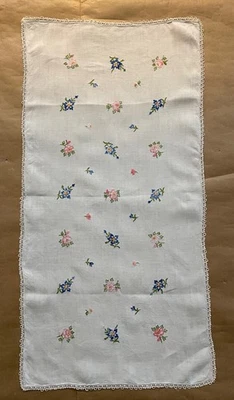 NAPPERON ANCIEN - BLANC - FLEURS - 39,5 CM X 78 CM - Photo 1/2