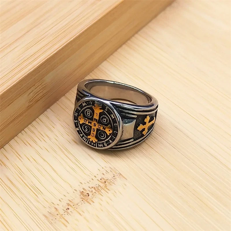Anillo Cruz Vintage San Benito CSPB Color Plata Católico Hip Hop Hombres Joyería Foto 1 de 4