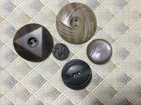 5~ Antique Stone Buttons Cover