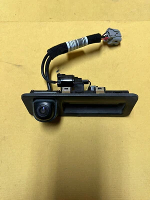 Hyundai Elantra 2016-2018 cámara trasera y montaje de manija de tapa del maletero OEM Foto 1 de 4