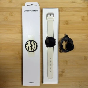 Samsung Galaxy Watch 6 SM-R930 - 40mm - GPS - Sapphire Crystal - Gold - Zdjęcie 1 z 11