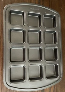 Pampered Chief Grande 12 Cuadrados Muffin Pan Nuevo 16”x11” Cuadrado 3” Nuevo - Imagen 1 de 4