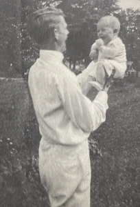 1910s Father Holding Baby Son Laughing Together Humor Love Original Photo P21i15 - Picture 1 of 17