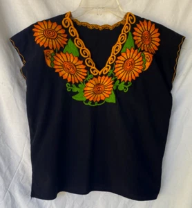DE COLECCIÓN... FLORES BORDADAS... HIPPIE... CAMPESINO... TOP... talla S/M - Imagen 1 de 4