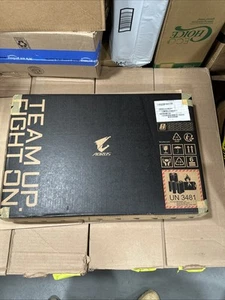AORUS 15 BMF-52US383SH 15.6" FHD 144Hz i5-13500H 8GB 512GB SSD RTX 4050 W11H - Imagen 1 de 2