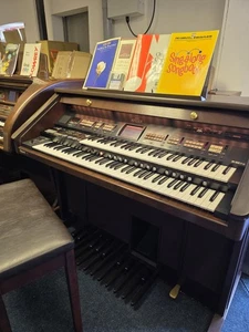 Roland Atelier Original AT80sl Organ Stool, Warranty, Free UK Delivery - Picture 1 of 8