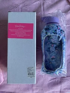 Neu mit Etikett Lilly Pulitzer Handyhülle Wasserflasche Neopren Namastay im Dschungel Neu im Karton - Bild 1 von 8
