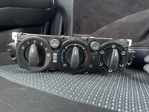 Heat & Air Condition Control Panel Ford Galaxy - Picture 1 of 3