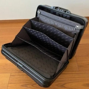 RIMOWA Bolero Business Trolley 861.50 Black 40L 4-wheels Carry Case Suitcase - Picture 1 of 13