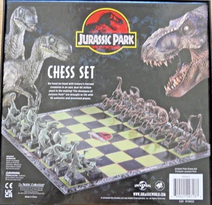 Jurassic Park Intricately Detailed Noble Collection Chess Set - Picture 1 of 7