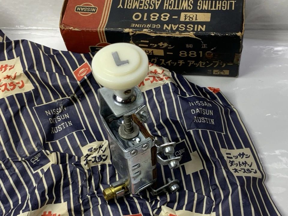 Interruptor de luz de caminhão Nissan novo NOS Datsun 210 211 310 312 320 embalagem na caixa - Imagem 1 de 4