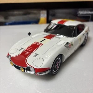 AUTOart MILLENNIUM 1/18 TOYOTA 2000 GT 24 ore fuji 1967 FUJI - Foto 1 di 24