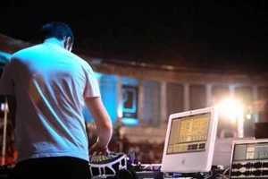 Sasha Live Progressive House & Techno DJ-Sets Compilation (2010 - 2017) - Picture 1 of 13