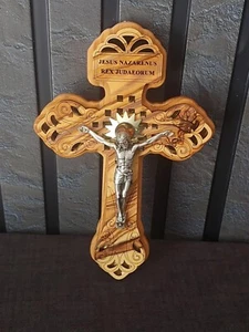 Crocifisso Perdono con Corpo Ossidato Argento Cristo Legno di Ulivo Appeso Parete 7,8 Pollici - Foto 1 di 6