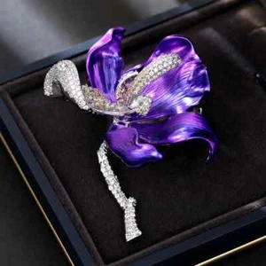 Elegant Vintage Style Iris Brooch for Women Boutique Corsage for Suits & Coats - Picture 1 of 5