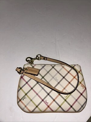 Muñequera COACH Payton lona recubierta de marfil con estampado a cuadros Tattersall Foto 1 de 4