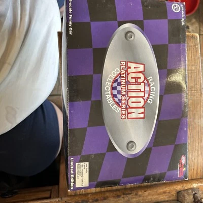 ~~Racing Action John Force 1997 Ford Mustang Funny Car~~ Edición Limitada~Platino~~  Foto 1 de 3