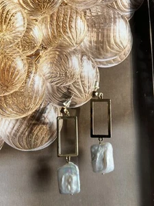 Women’s Rectangle Pearl Drop Earrings - Picture 1 of 2