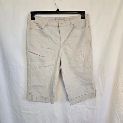 Женские шорты для похудения Gloria Vanderbilt цвета слоновой кости с бисером Jordyn Skimmer Capri 14 - Изображение 1 из 4