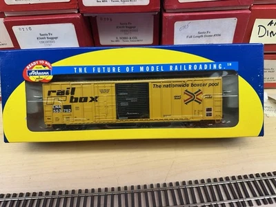Athearn RTR Railbox Early 50’ FMC Exterior Post Combination Boxcar CNA #553752 - Image 1 of 2