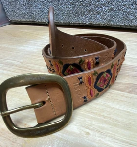 Cinturón de cuero Fossil M bordado hebilla de latón floral suroeste boho hippie - Imagen 1 de 10