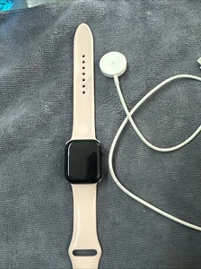 Nike Apple Watch Series 7 41mm Aluminum Case with Sport Band - Starlight - Picture 1 of 12