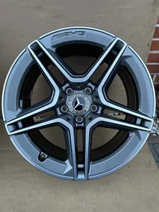 Original Mercedes W205 S205 C43 18“ AMG  Felge A2054019900 7.5Jx18ET33 - Bild 1 von 3