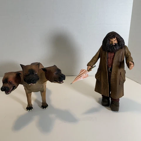 2001 Hagrid & Fluffy 3 Headed Dog Harry Potter Action Figure with Umbrella Wand Cover