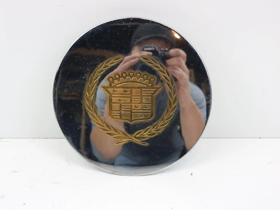1992-2005 Cadillac Catera Eldorado Seville Deville Chrome Center Cap Gold Inlay - Image 1 of 4