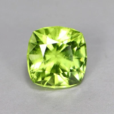 2.85  CTS NATURAL PERIDOT CUSHION SHAPE LOOSE GEMSTONE FROM BURMA - Image 1 of 3