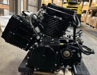 13 Hyosung GT250 motor/motor probado en funcionamiento y compresión 2186 millas VIDEO Foto 1 de 4