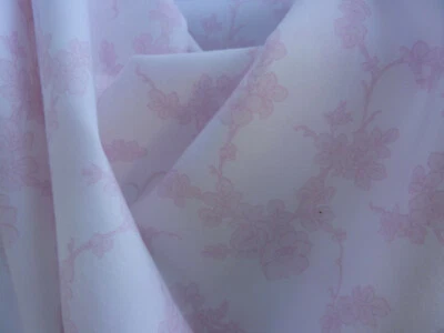 Rachel Ashwell Shabby Chic Beautiful Floral Vines Pink Roses/White Cotton 1 yd.  Foto 1 de 4