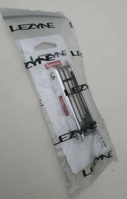 SS16 Supreme X Lezyne Chiave Multi Strumento Argento Skate Nuovo Accessorio - Immagine 1 di 4