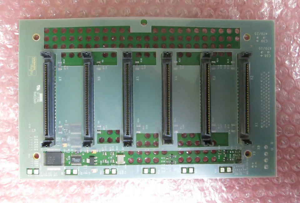 Fujitsu Siemens Primergy TX300 S2 SCSI Backplane Board A3C40052611 - Image 1 of 1