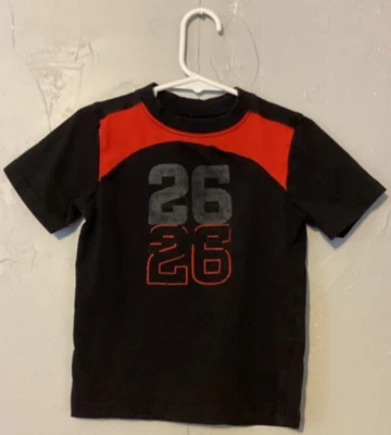 Camiseta de niño pequeño 3 manga corta cuello redondo negra roja Okie Dokie Foto 1 de 4