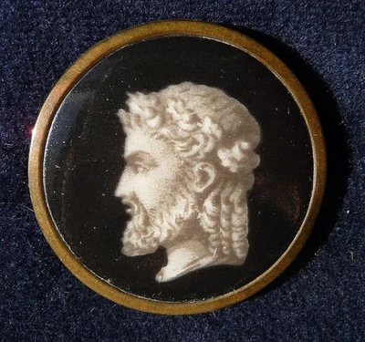 ANTIGUO BOTÓN DE TRANSFERENCIA Liverpool color sepia griego o HOMBRE ROMANO en ESPALDA NEGRA Foto 1 de 4