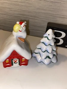Vtg MCM Santa Chimney House & Tree Salt Pepper Shaker Set Japan Kitschy - Picture 1 of 7