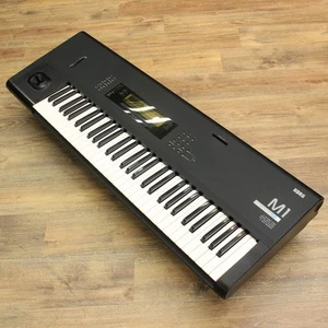 KORG M1 Music Workstation 1988 Legendary Synthesizer gebraucht mit Handbuch - Bild 1 von 8