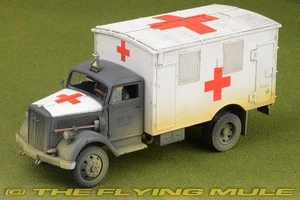 Forces of Valor 1:32 Kfz.305 Blitz Ambulance German Army w/1 Figure - Picture 1 of 8