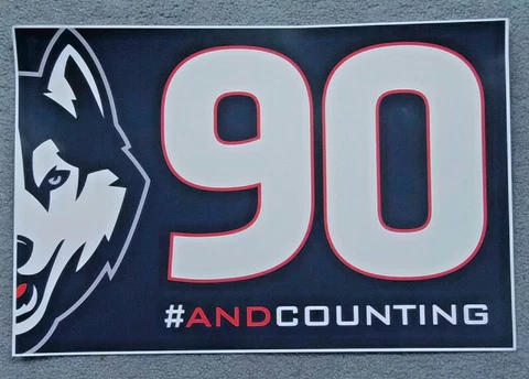 2017 UCONN WOMENS HOOPS - 90 AND COUNTING - 2-SIDED POSTER - TIES SCHOOL RECORD Cover