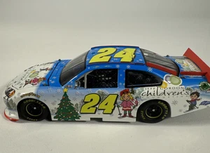 Jeff Gordon #24 Sam Bass Holiday 2011 Impala 1:24 Lionel Diecast - Imagen 1 de 17