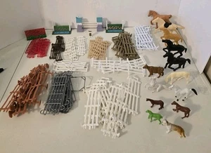 1990’s Empire CC Fence/Horse Lot With Extras - Picture 1 of 4