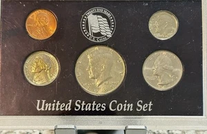 1989 (5) coin us set in platstic display case By 25 Years - Picture 1 of 4