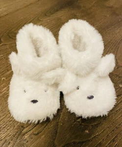 NEW TU Baby 6-9 Months Unisex Animal White Bootie Slippers - Picture 1 of 5