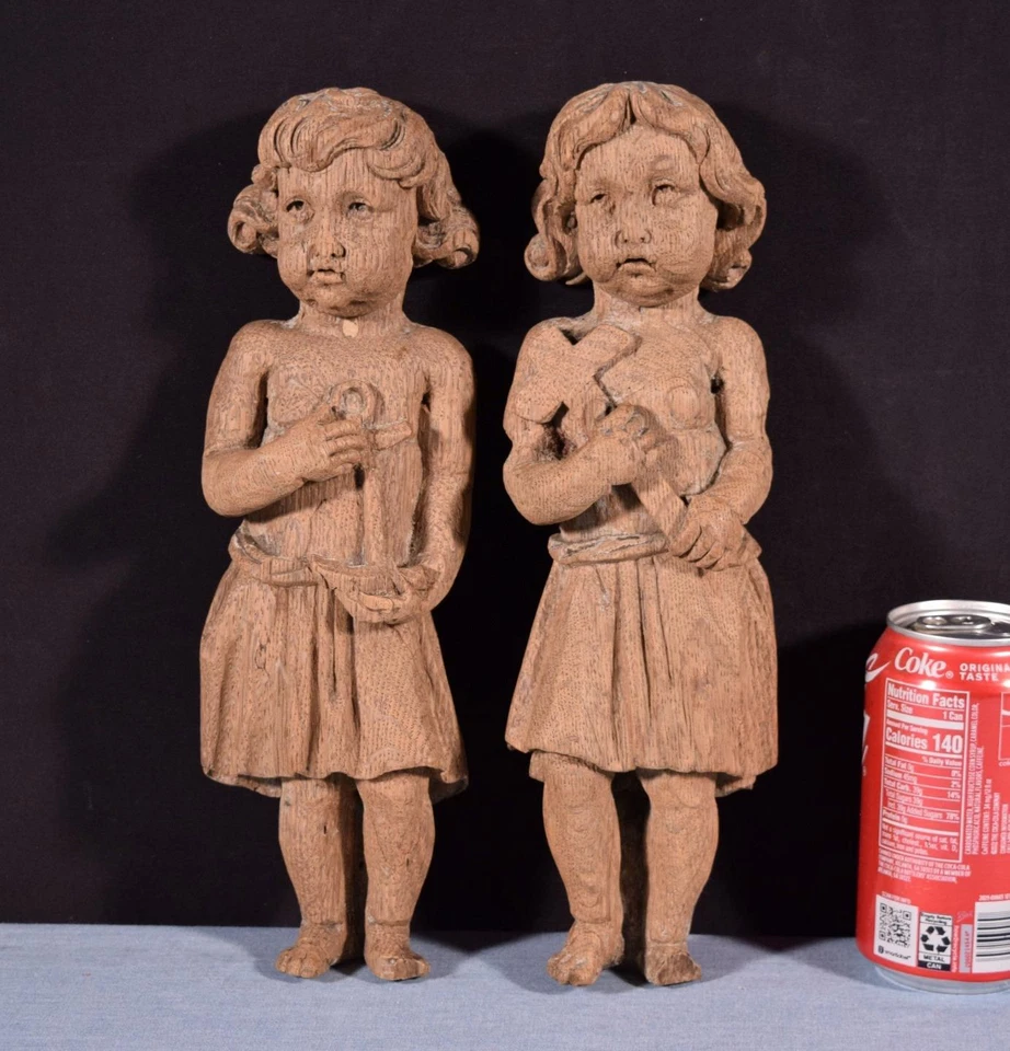 Par de pilares de acabamento de figuras francesas antigas de madeira de carvalho maciço altamente esculpidas 12" - Imagem 1 de 4