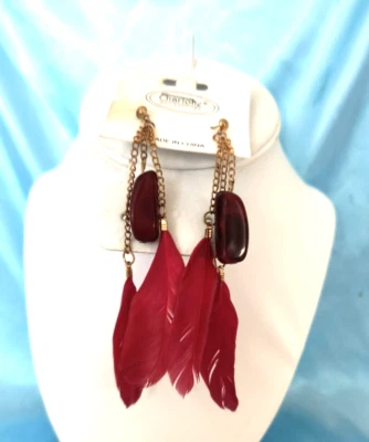 NUEVO Pendientes colgantes/gotas Charlotte Accessories para mujer de 4" plumas granate oscuro Foto 1 de 4