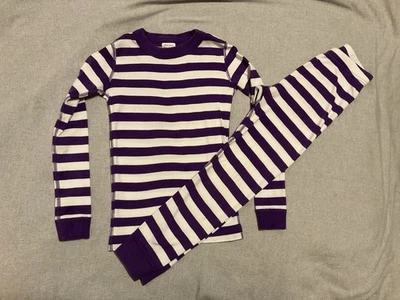 Pijama largo de algodón orgánico a rayas moradas Hanna Andersson, 6-7, imperfecto Foto 1 de 4